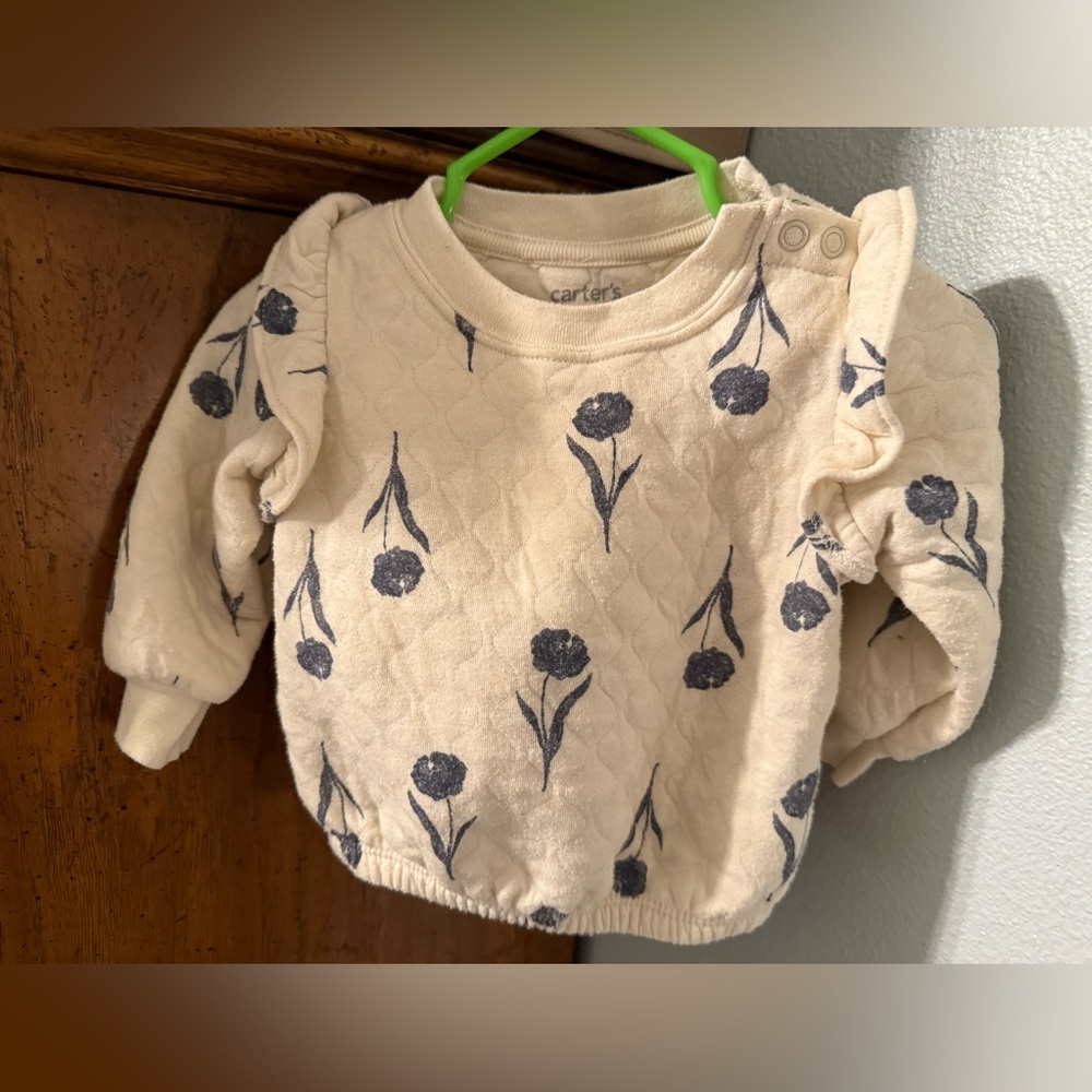 Carter's Soft Cream Infant sweater and pant set 3-6m